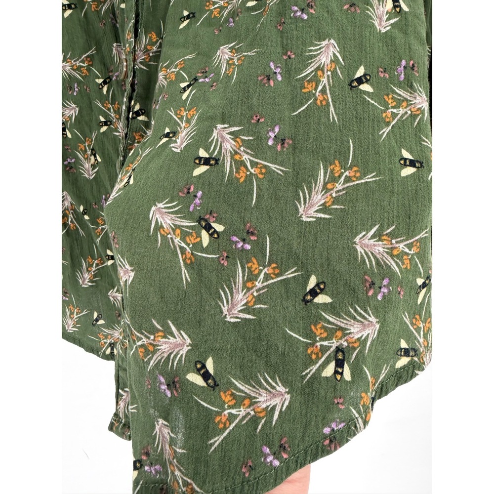ModCloth Oxford Shirt Womens M Green Bee Print Cotton Button Down Top Roll Tab - Picture 8 of 9